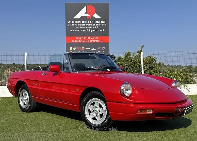 Usata Alfa Romeo Spider 106 CV (77 kW) 1992 Rosso Cabrio