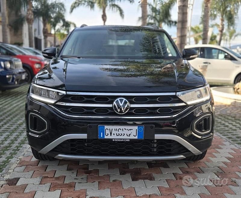 Usata VW T-Roc Style 150 CV (110 kW) 2024 Nero SUV