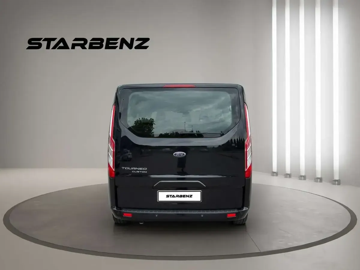 Usata Ford Tourneo Custom 105 CV (77 kW) 2023 Nero Furgone