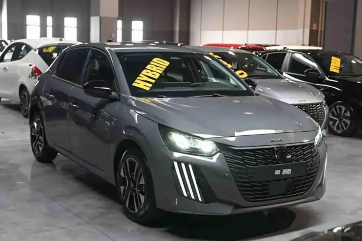 Nuova Peugeot 208 Allure 101 CV (74 kW) 2026 Grigio Utilitaria
