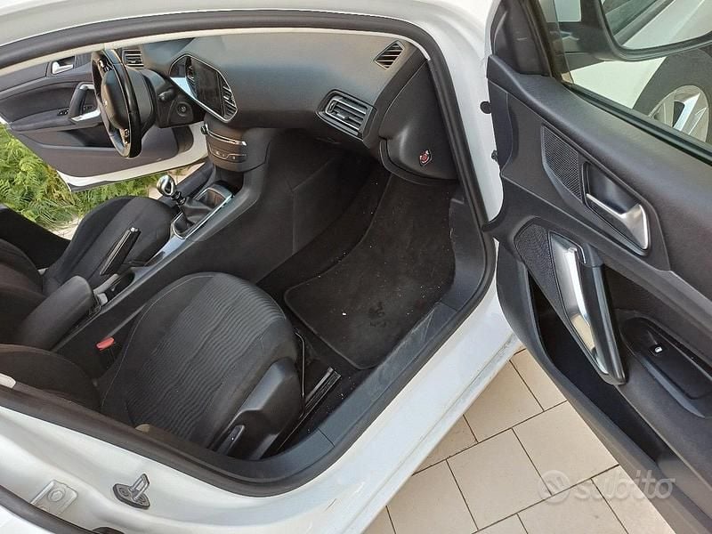 Bianco Usata 2016 Peugeot 308 SW Station wagon | 5500 € (Super prezzo) - Immagine 1/4