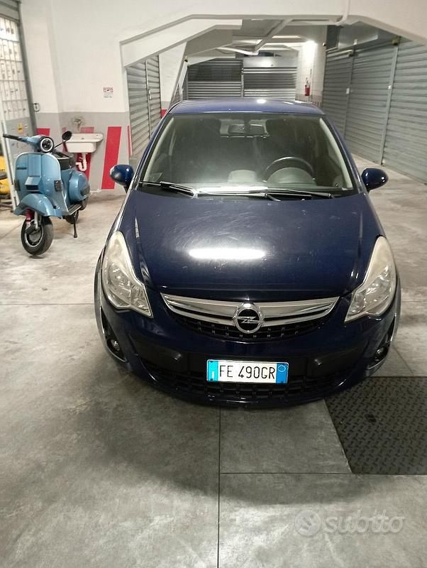 Usata Opel Corsa 75 CV (55 kW) 2016 Blu Utilitaria