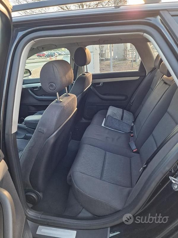 Usata Audi A4 140 CV (102 kW) 2006 Nero Station wagon