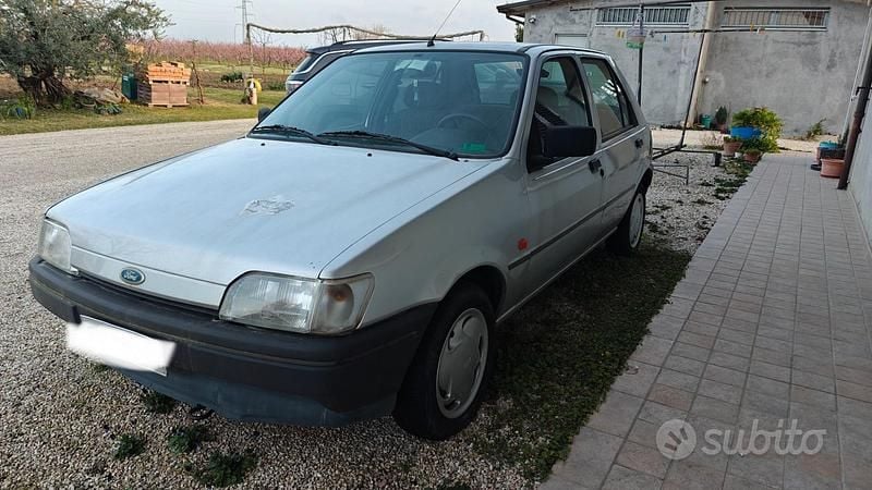 Usata Ford Fiesta 1995 Grigio Utilitaria