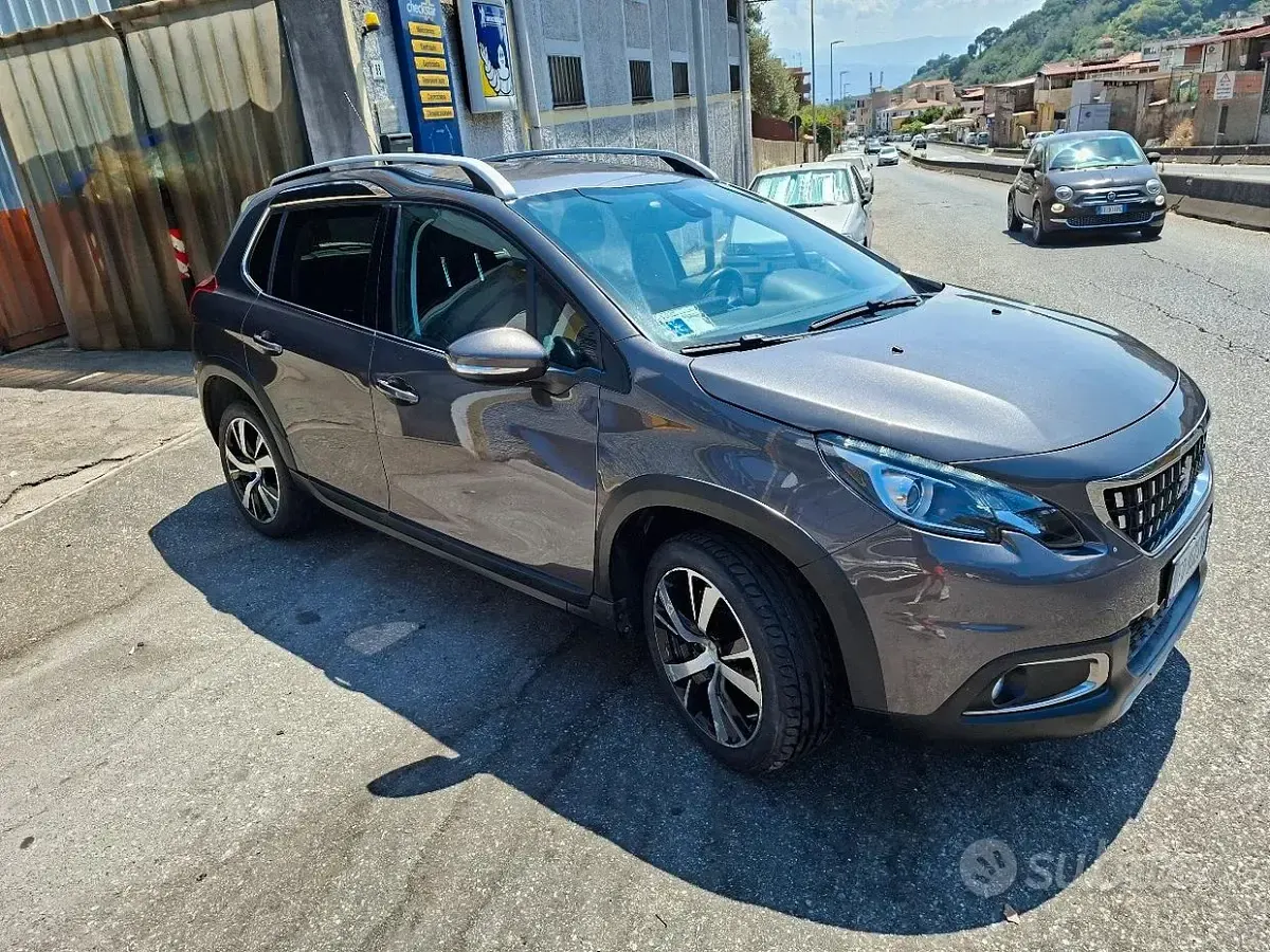 Usata Peugeot 2008 99 CV (72 kW) 2016 Bluazzurro SUV