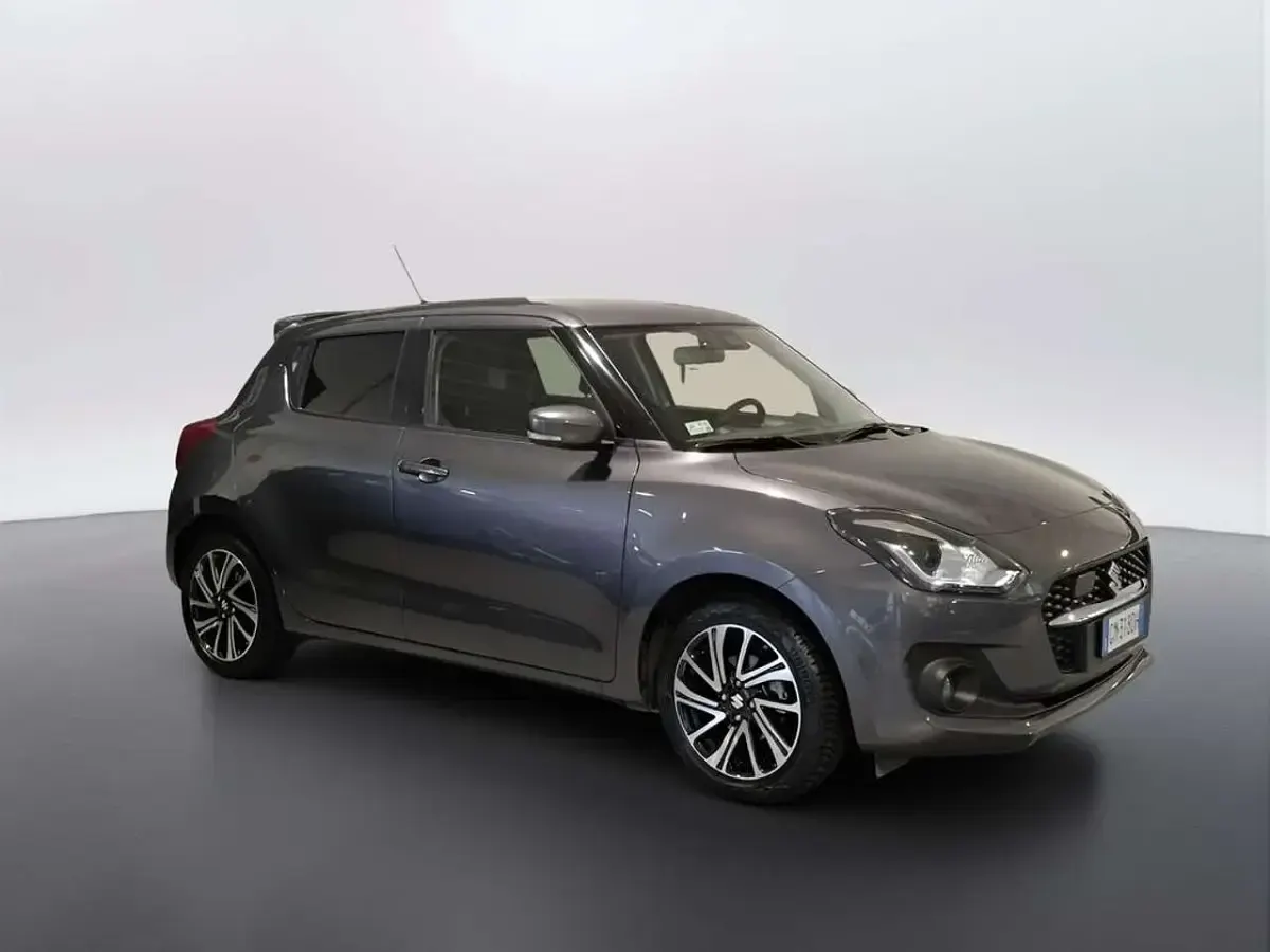 Usata Suzuki Swift 83 CV (61 kW) 2023 266 grigio acciaio Utilitaria
