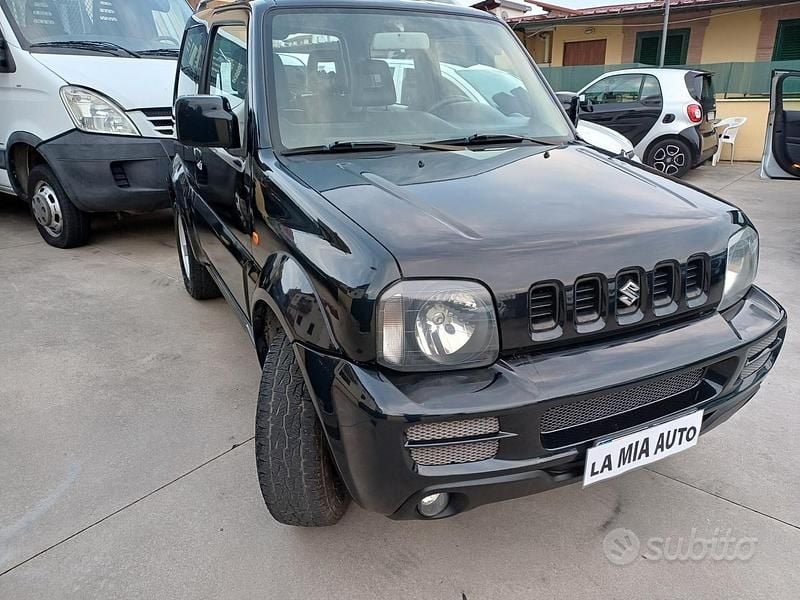 Usata Suzuki Jimny 86 CV (63 kW) 2008 Nero SUV