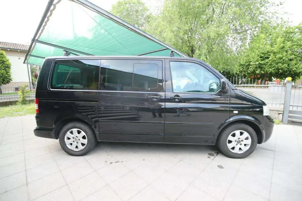 Usata VW Multivan United 174 CV (127 kW) 2006 Bianco Monovolume