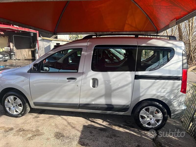 Usata Dacia Dokker 75 CV (55 kW) 2020 Grigio Monovolume