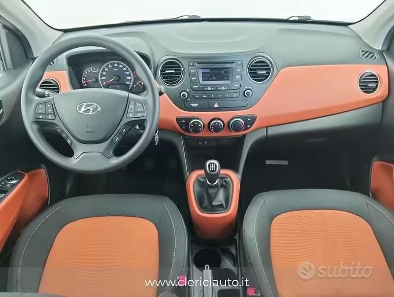 Usata Hyundai i10 Comfort 67 CV (49 kW) 2015 Nero Utilitaria