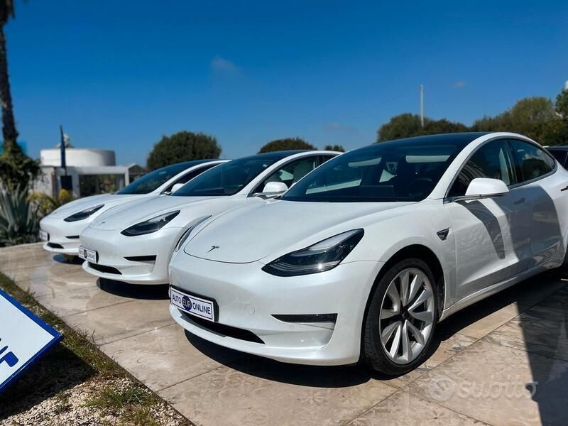 Bianco Usata 2019 Tesla Model 3 Long Range Tre volumi | 22.000 € (Ottimo prezzo) - Immagine 1/4