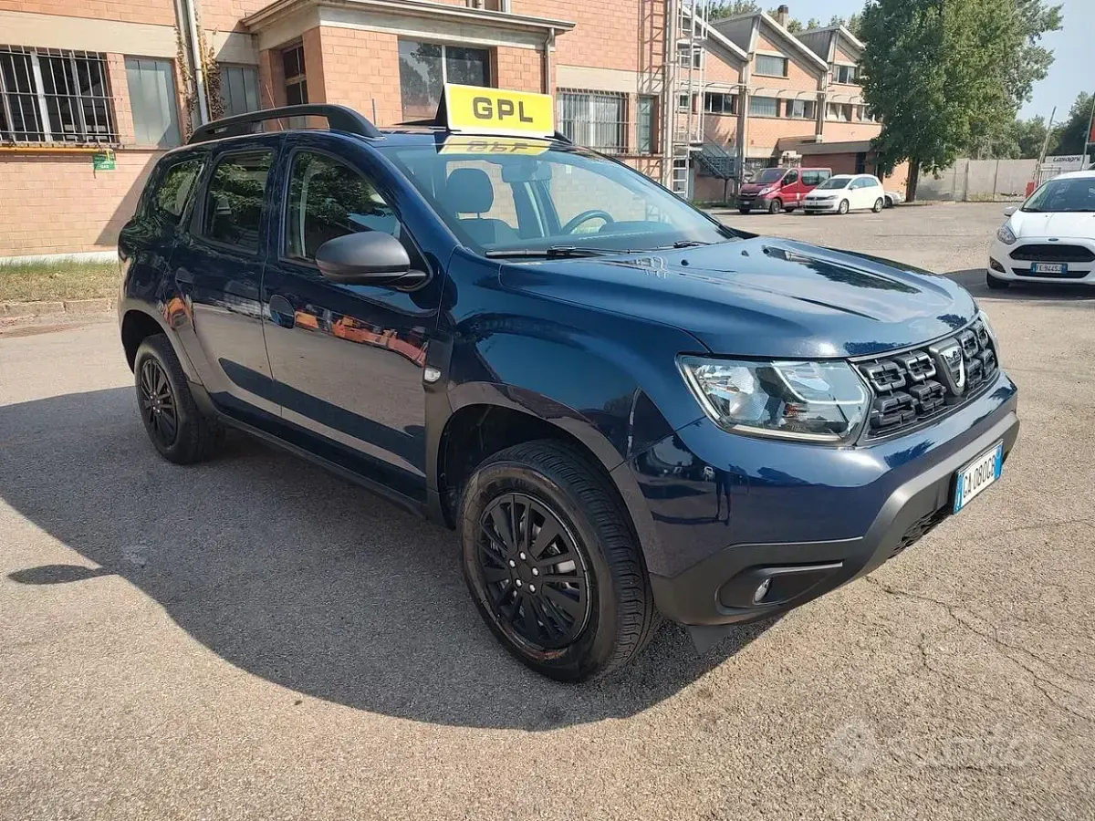 Usata Dacia Duster Essentiel 101 CV (74 kW) 2020 Blu SUV