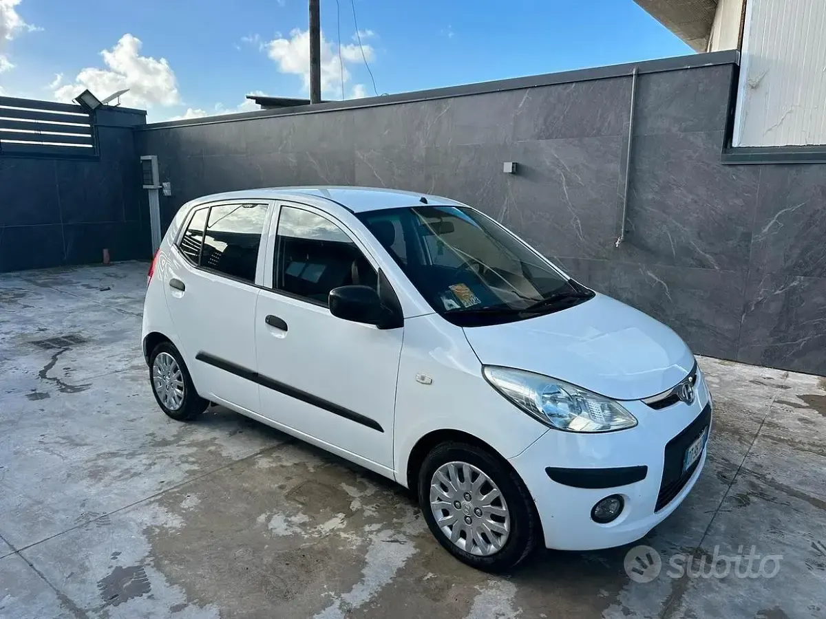 Usata Hyundai i10 64 CV (47 kW) 2009 Bianco Utilitaria