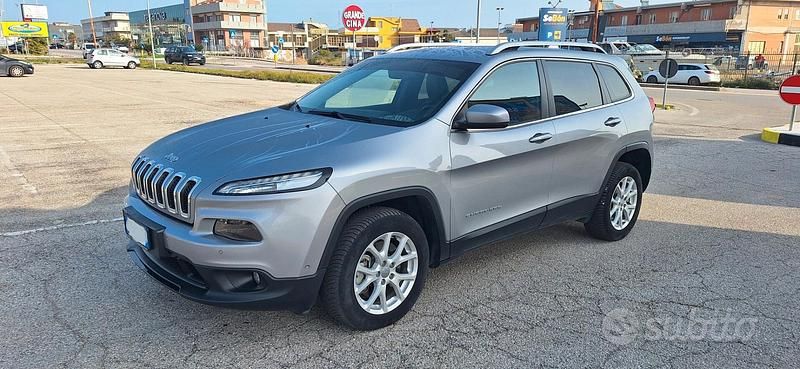 Usata Jeep Cherokee Longitude 185 CV (136 kW) 2018 Grigio SUV