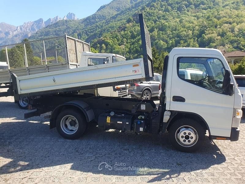 Usata Mitsubishi Canter Comfort Edition 131 CV (96 kW) 2022 Bianco Furgone