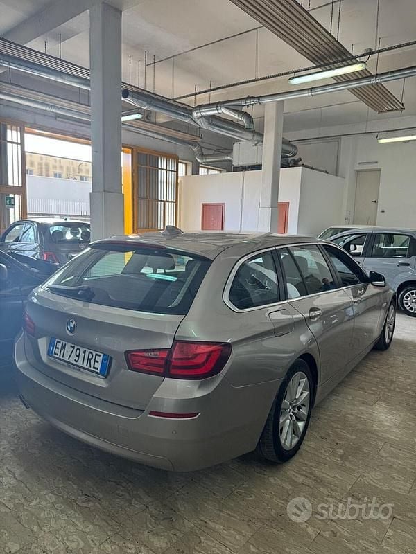 Usata BMW 525 Luxury Line 218 CV (160 kW) 2012 Grigio Berlina