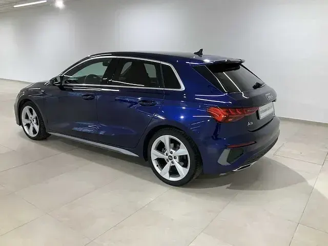 Usata Audi A3 Comfort 150 CV (110 kW) 2024 Blu navarra metallizzato Berlina