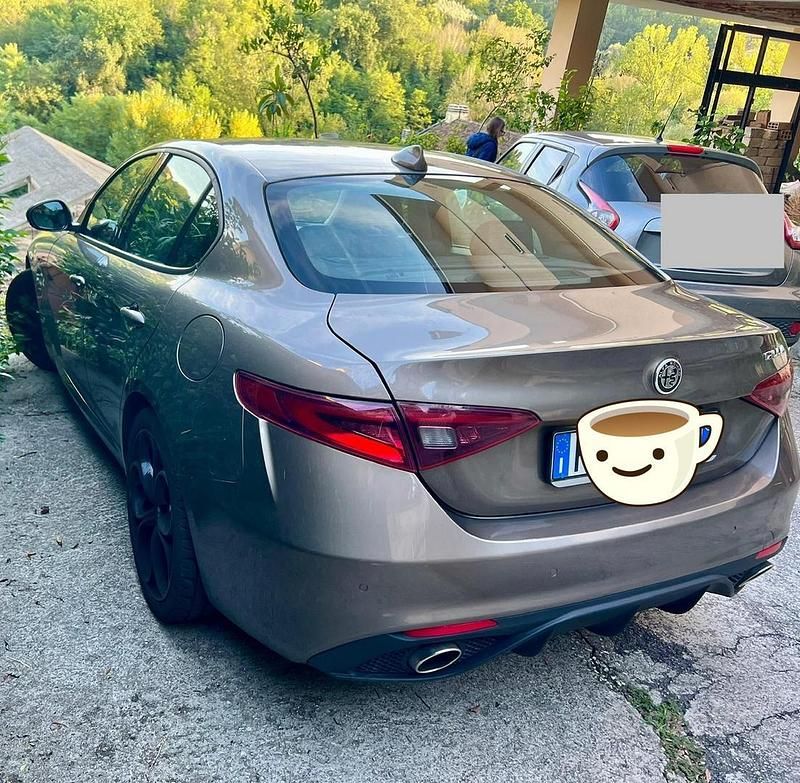 Usata Alfa Romeo Giulia 150 CV (110 kW) 2018 Berlina