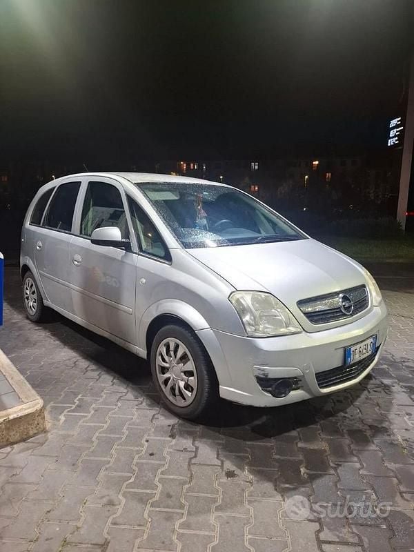Usata Opel Meriva 101 CV (74 kW) 2007 Grigio Monovolume
