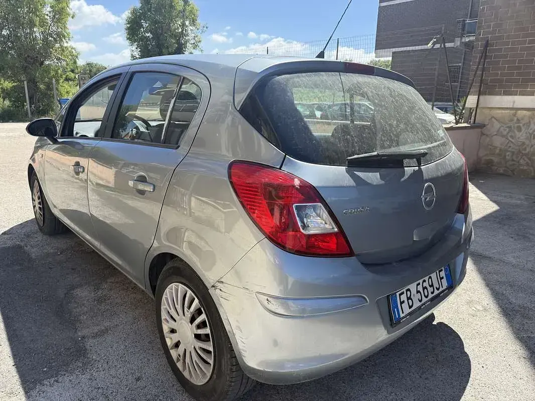 Usata Opel Corsa Club 86 CV (63 kW) 2012 Utilitaria