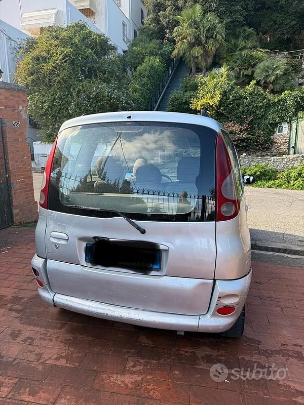 Usata Toyota Yaris 87 CV (63 kW) 2003 Grigio Station wagon