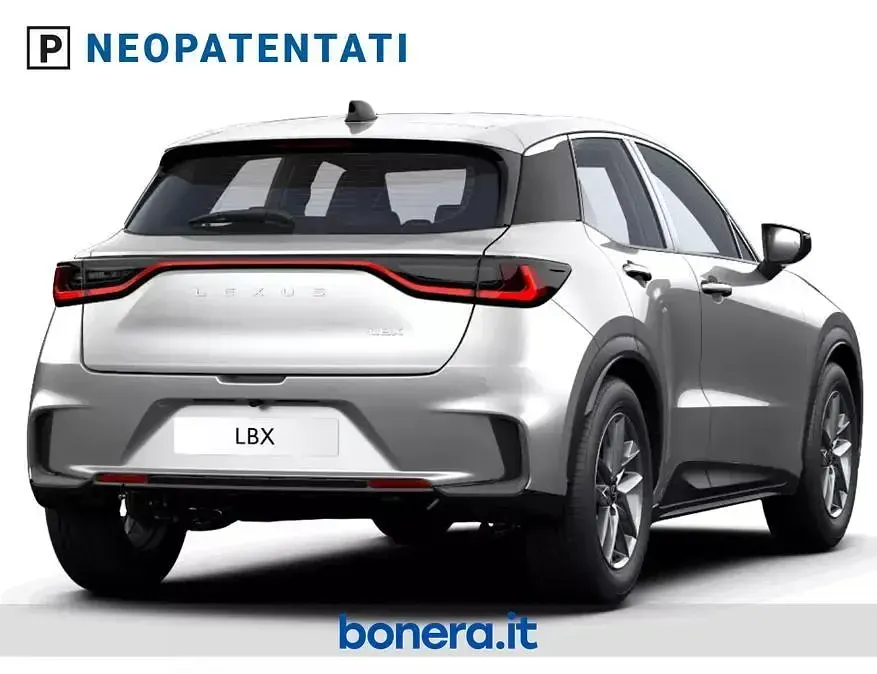 Nuova Lexus LBX 136 CV (100 kW) 2026 Argento SUV