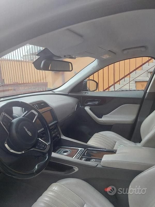 Usata Jaguar F-Pace 180 CV (132 kW) 2017 Verde SUV