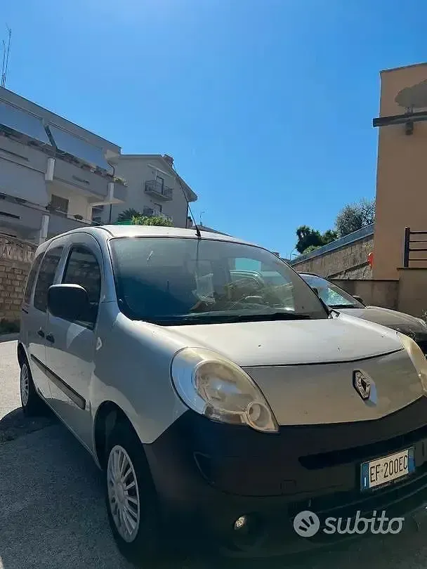 Usata Renault Kangoo 75 CV (55 kW) 2011 Grigio Monovolume
