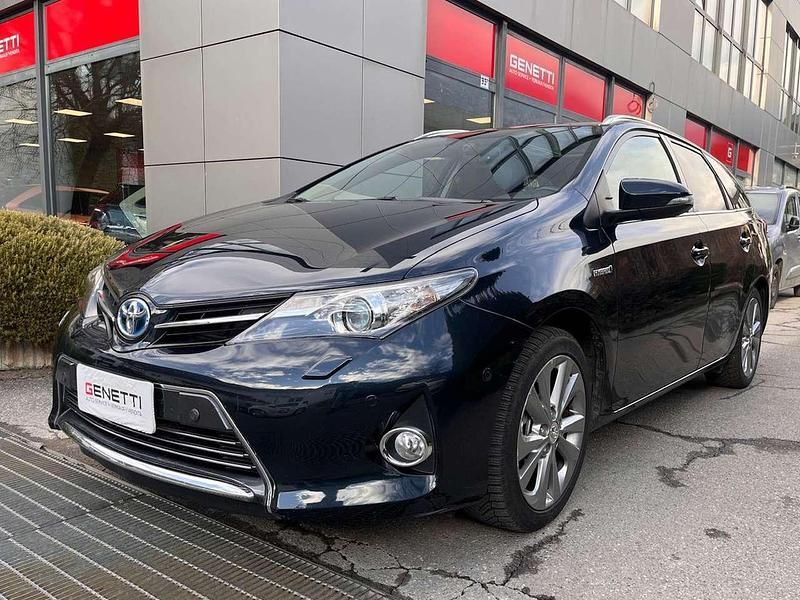 Usata Toyota Auris Hybrid Lounge 99 CV (72 kW) 2014 Blu/azzurro Station wagon
