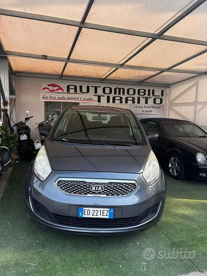 Usata Kia Venga LX 90 CV (66 kW) 2010 Grigio Utilitaria