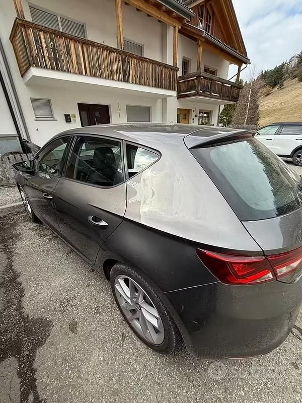 Usata Seat Leon Business 105 CV (77 kW) 2016 Grigio Berlina