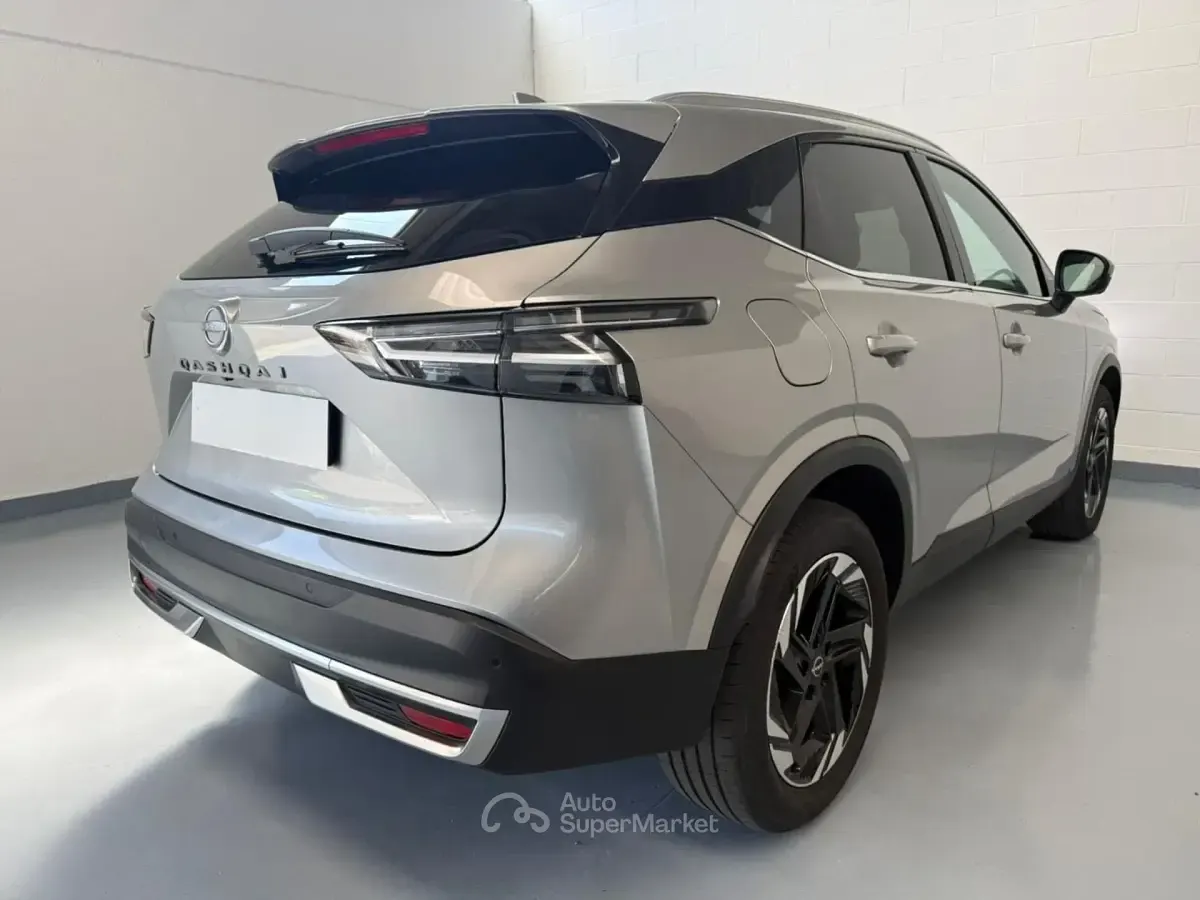Usata Nissan Qashqai N-Connecta 140 CV (102 kW) 2025 Verde SUV