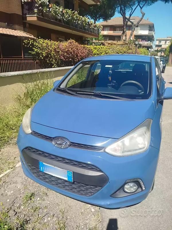Usata Hyundai i10 Comfort 69 CV (50 kW) 2016 Blu Utilitaria
