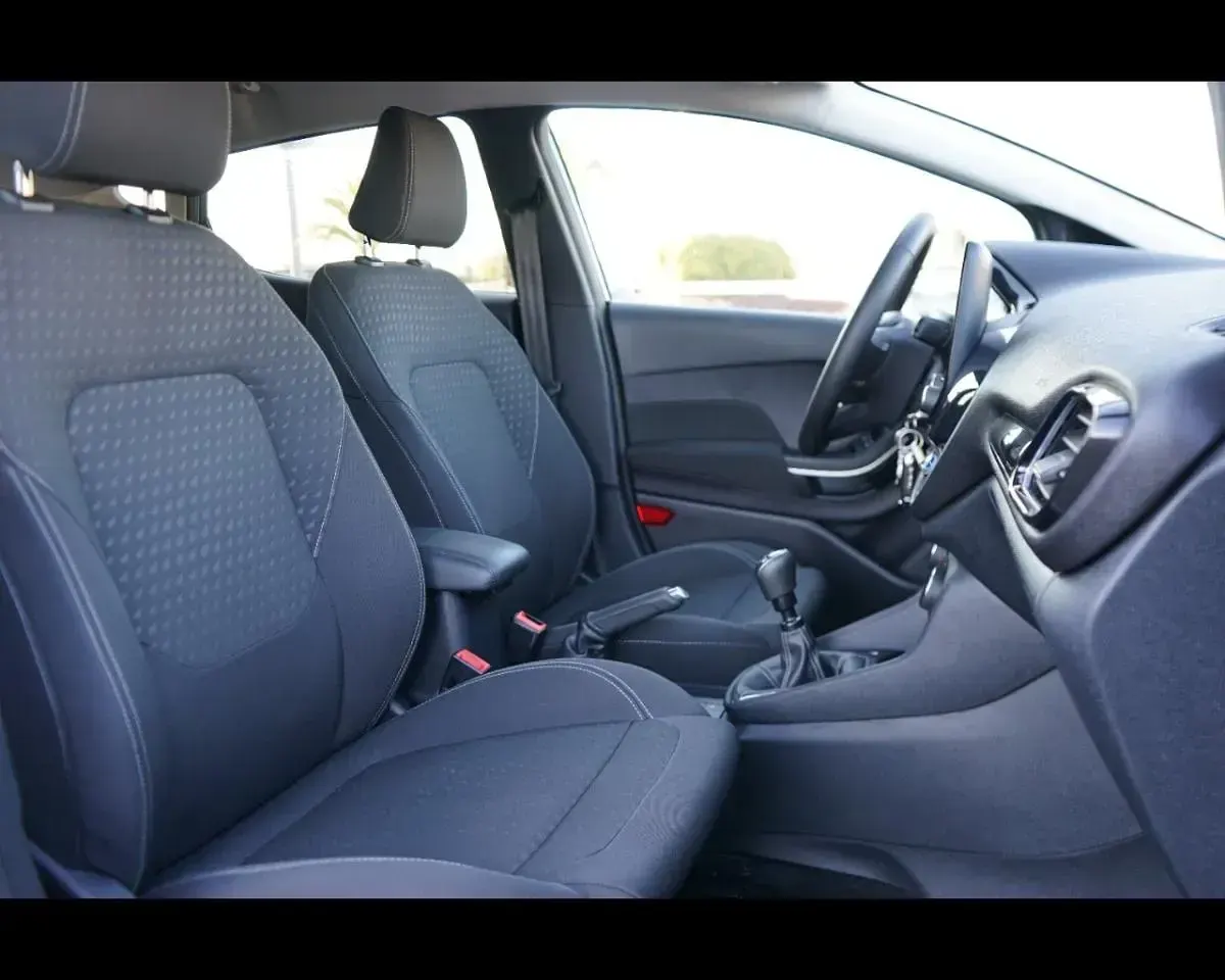 Usata Ford Fiesta 125 CV (91 kW) 2021 Nero Utilitaria