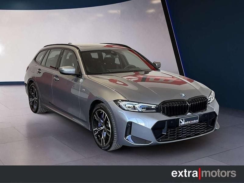 Usata BMW 330e M Sport 292 CV (214 kW) 2024 Grigio Station wagon