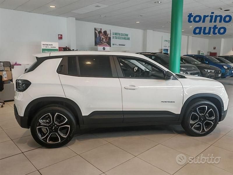 Usata Jeep Avenger Summit 101 CV (74 kW) 2024 Bianco SUV