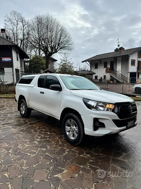 Usata Toyota HiLux 2020 Bianco Pick-up