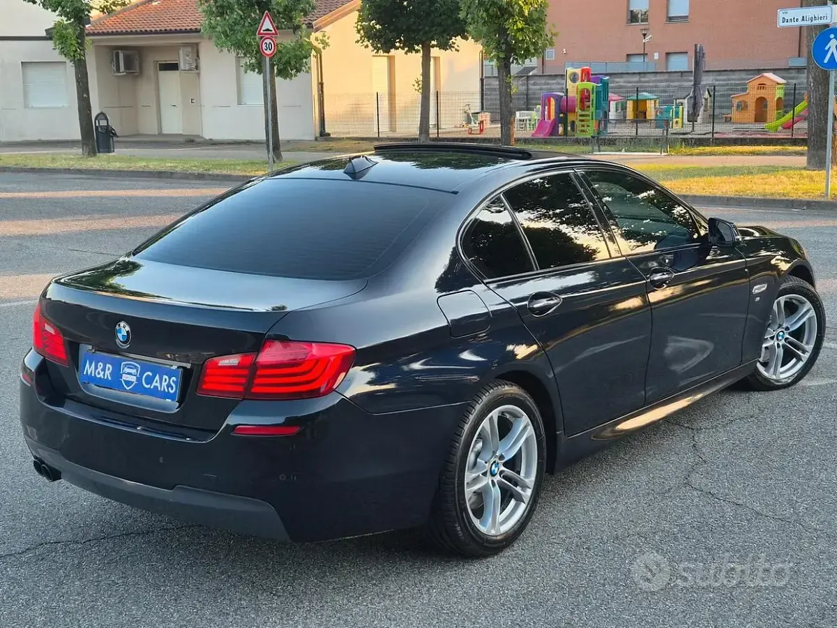 Usata BMW 530 M Sport 249 CV (183 kW) 2016 Bluazzurro Berlina
