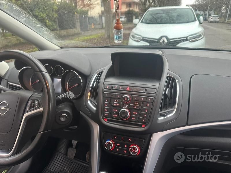 Usata Opel Zafira 150 CV (110 kW) 2015 Grigio Monovolume