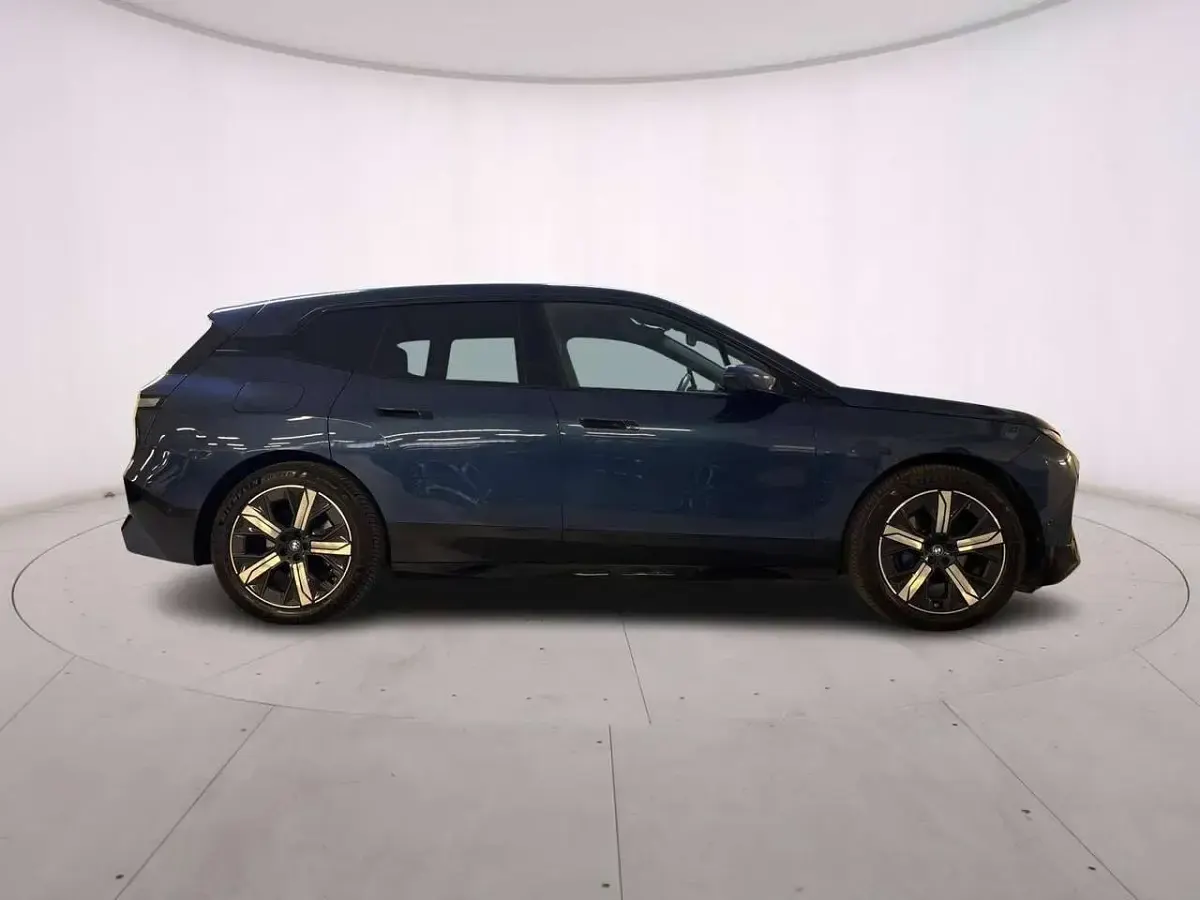Usata BMW iX 384 kW (523 CV) 2023 Phytonic blue SUV