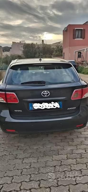 Usata Toyota Avensis 177 CV (130 kW) 2009 Nero Station wagon