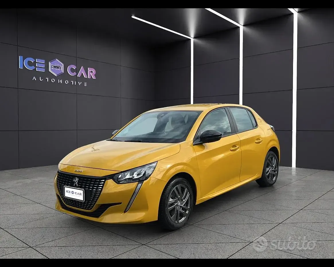 Usata Peugeot 208 102 CV (75 kW) 2022 Utilitaria