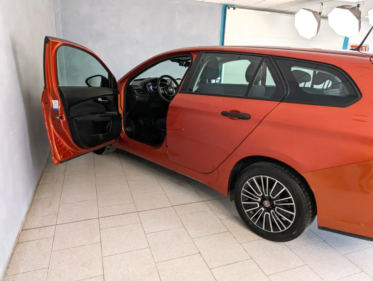 Usata Fiat Tipo Wagon 101 CV (74 kW) 2023 Arancione Station wagon