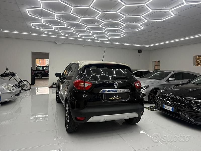 Usata Renault Captur Iconic 90 CV (66 kW) 2016 Nero SUV
