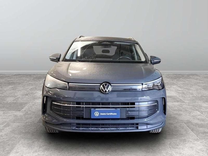 Usata VW Tiguan Life 131 CV (96 kW) 2024 Grigio SUV