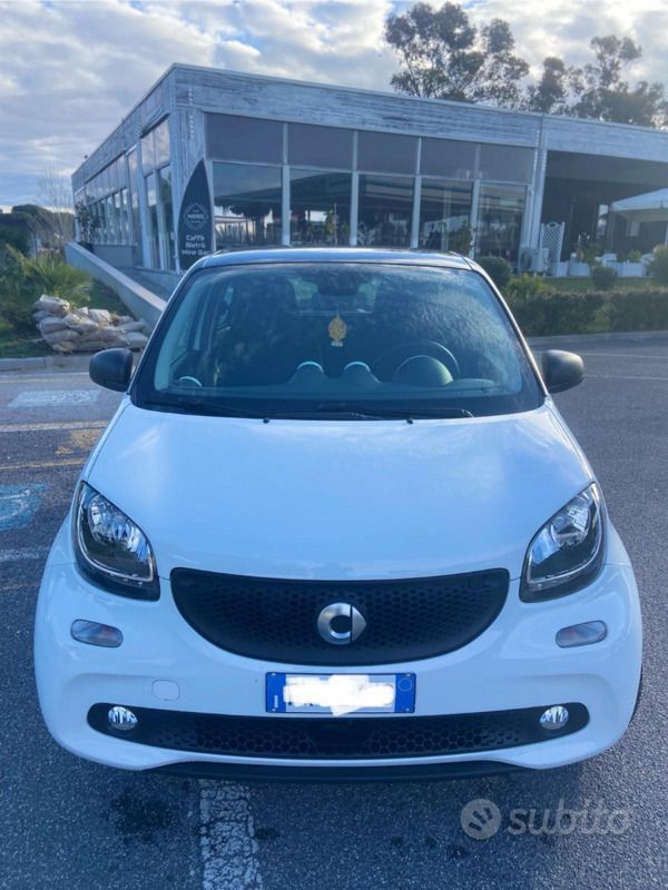 Usata Smart ForFour 71 CV (52 kW) 2019 Bianco Utilitaria