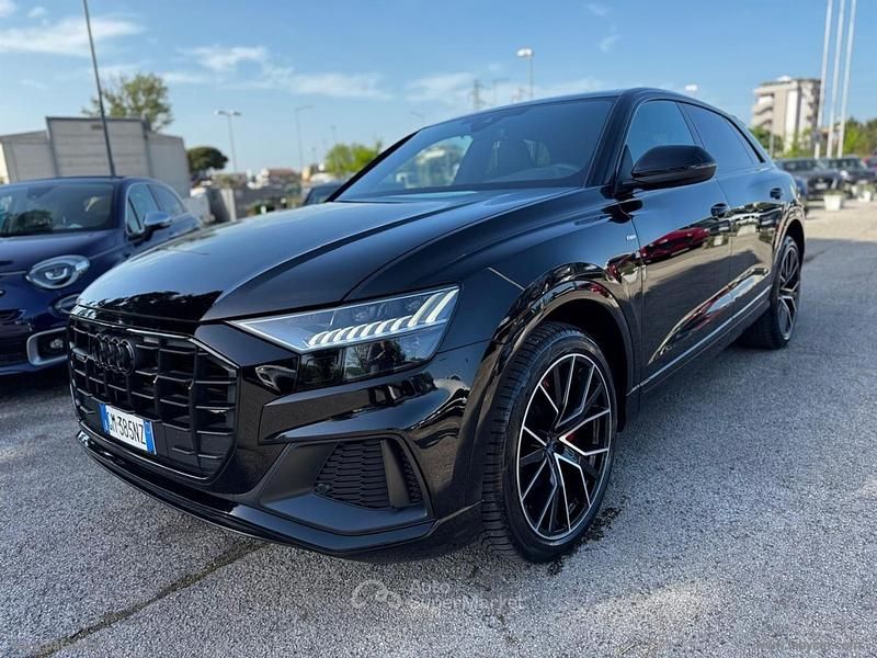 Usata Audi Q8 S-Line 286 CV (210 kW) 2023 Nero SUV