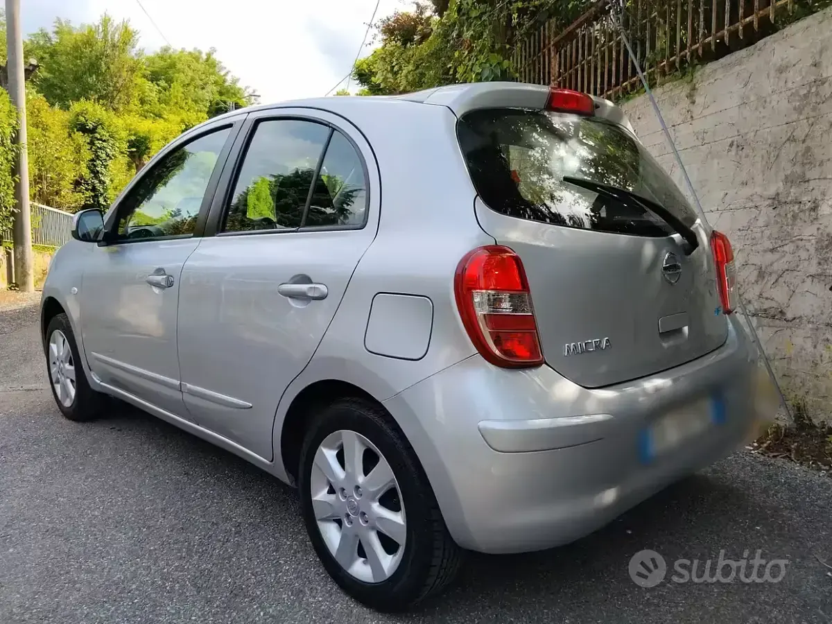 Usata Nissan Micra 80 CV (58 kW) 2011 Grigio Utilitaria
