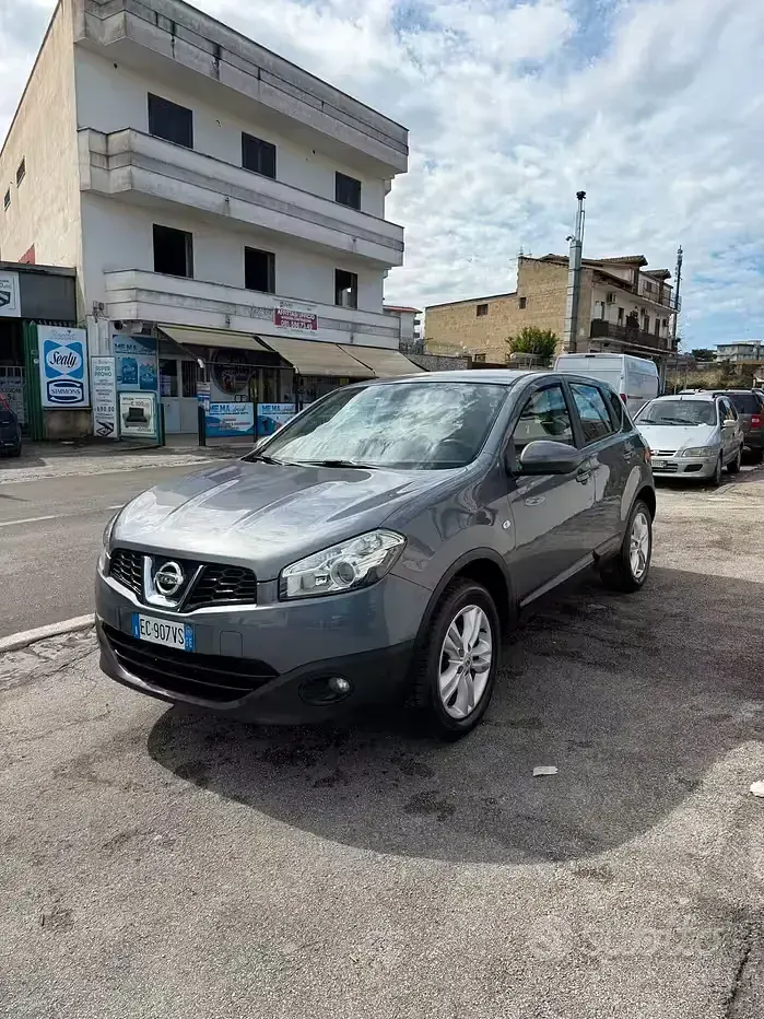 Usata Nissan Qashqai Acenta 115 CV (84 kW) 2010 Grigio SUV