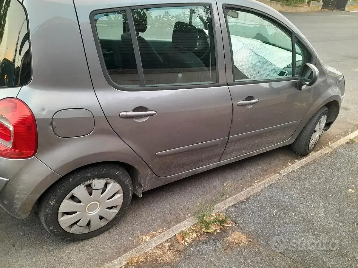 Usata Renault Modus 75 CV (55 kW) 2011 Monovolume